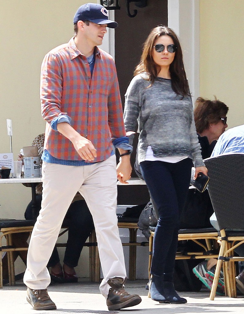 Buzz about Aahton Kutcher and Mila Kunis first child