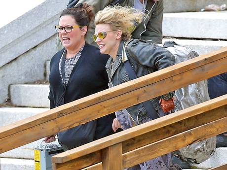 Melissa Mc Carthy and Kate Mc Kinnon shoot Ghostbusters in Boston