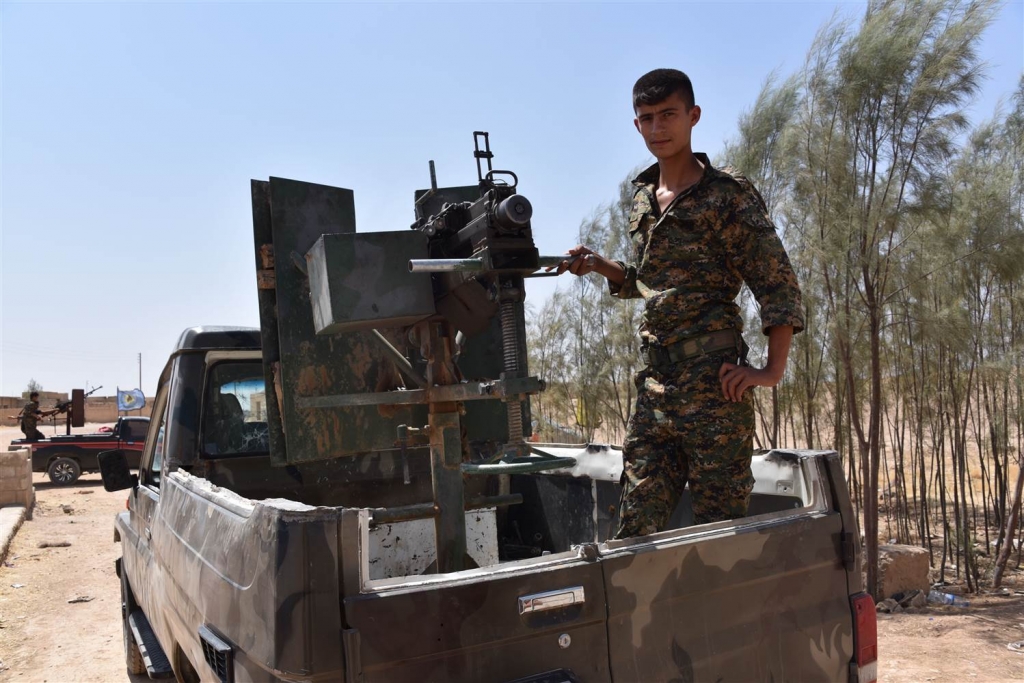 Image Boy near the front line in Hasakah Syria