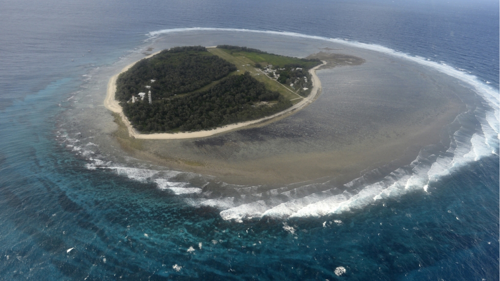 Aerial searches of water along the Great Barrier Reef have failed to spot any large patches of oil