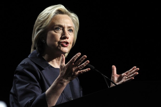 Clinton to meet with church officials near Ferguson unrest