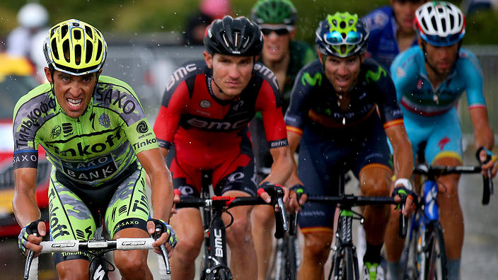 Contador lets go of his poker face on the climb      
        
            
    
               Show Grid