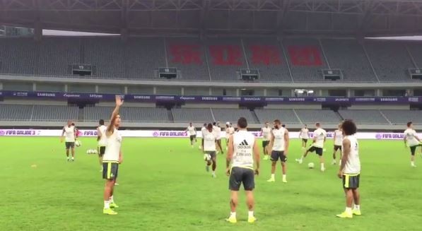 Cristiano Ronaldo made the fans in Shanghai go wild with his cheeky no-look flick