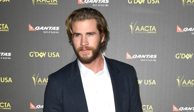 Liam Hemsworth Is Hooking Up With His Independence Day 2 Co-Star