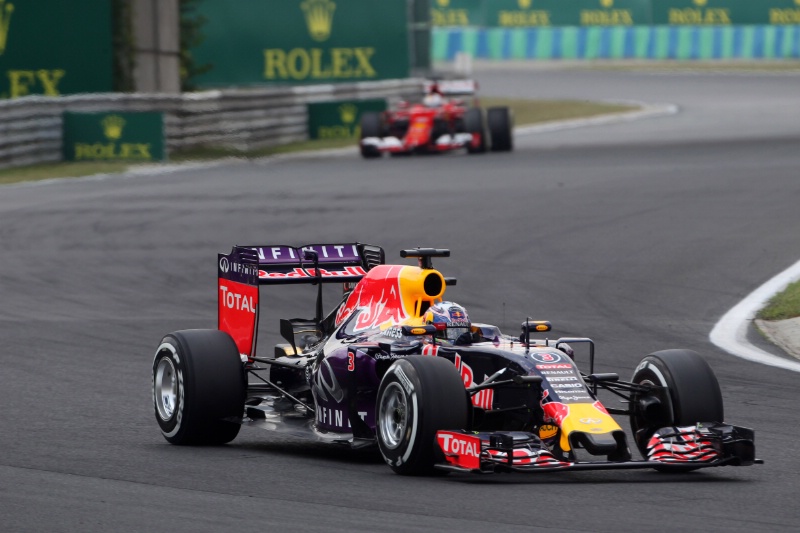 Ricciardo Red Bull can challenge Ferrari