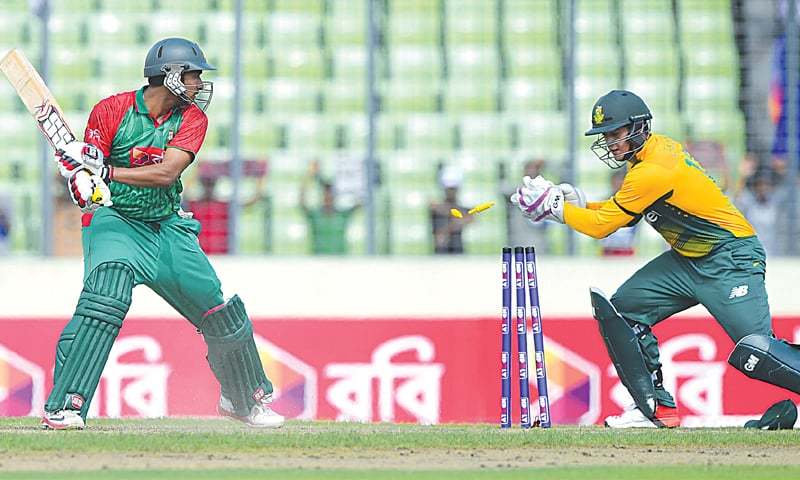 DHAKA South African wicket-keeper Quinton de Kock stumps Bangladesh opener Soumya Sarkar during the second T20 International at the Sher-e Bangla National Cricket Stadium on Tuesday.—AFP