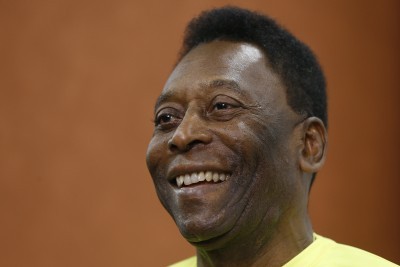 Pelé in São Paulo hospital after back operation, say Brazilian media