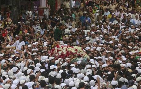 People carried the body of Yakub Abdul Razak Memon the only person sentenced to death in the Mumbai attacks during his funeral in Mumbai on Thursday