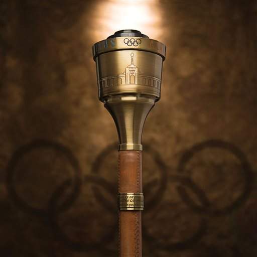 Jenner's Olympic torch to be auctioned in Chicago | abc7chicago.com