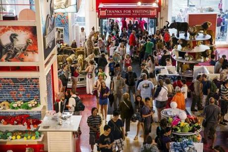 FAO Schwarz will officially close the doors of its flagship Fifth Avenue toy store in New York City on Wednesday night to the