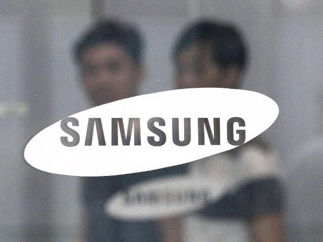 Samsung Electronics reported Thursday a fifth straight quarterly profit drop as the Galaxy S6 series of smartphones failed to reverse its declining fortune in the smart phone industry