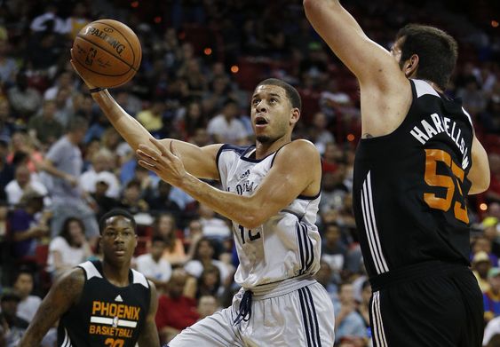 AP Source: Kings, Seth Curry agree to 2-year deal | HeraldTribune.com