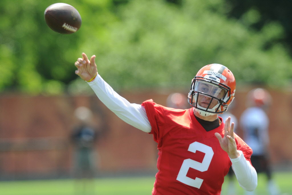 Jun 16 2015 Berea OH USA Cleveland Browns quarterback Johnny Manziel throws a pass during minicamp at the Cleveland Browns practice facility. Mandatory Credit Ken Blaze-USA TODAY Sports