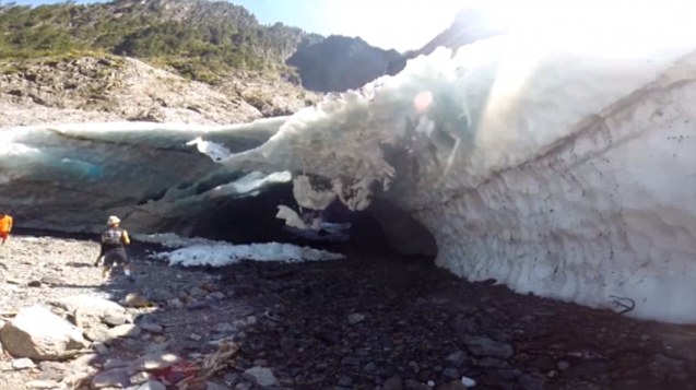 Terrifying moment part of Big Four Ice Caves roof collapses