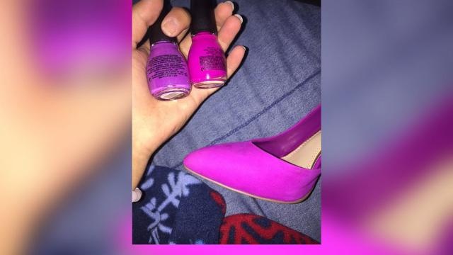 Twitter account totallymendes     
            Pink or Purple #TheShoe Is #TheDress All Over Again