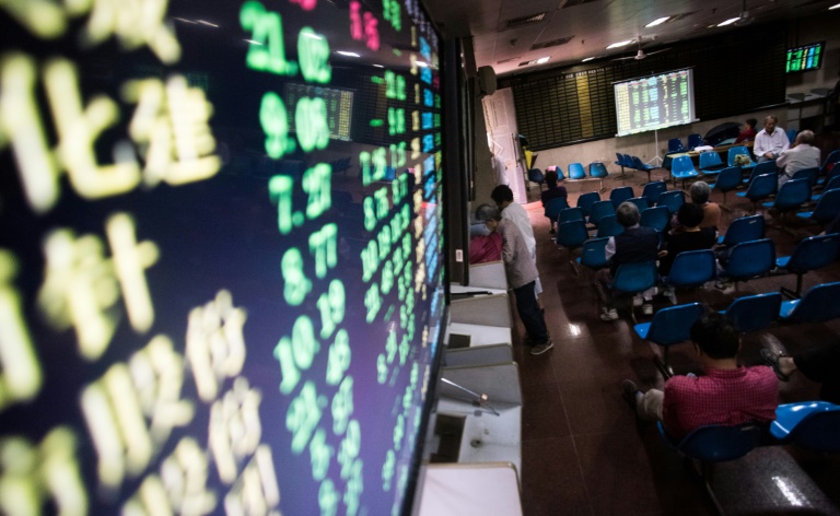 China stock market freezing up as sell-off gathers pace