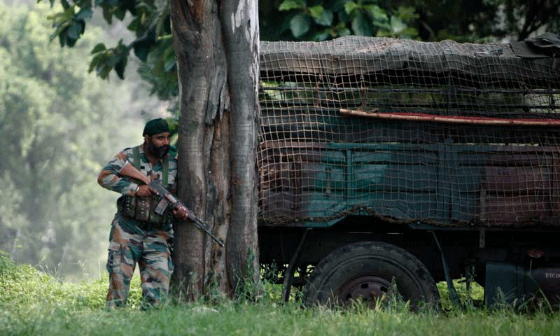 Militants attack Indian police station near Pakistan border