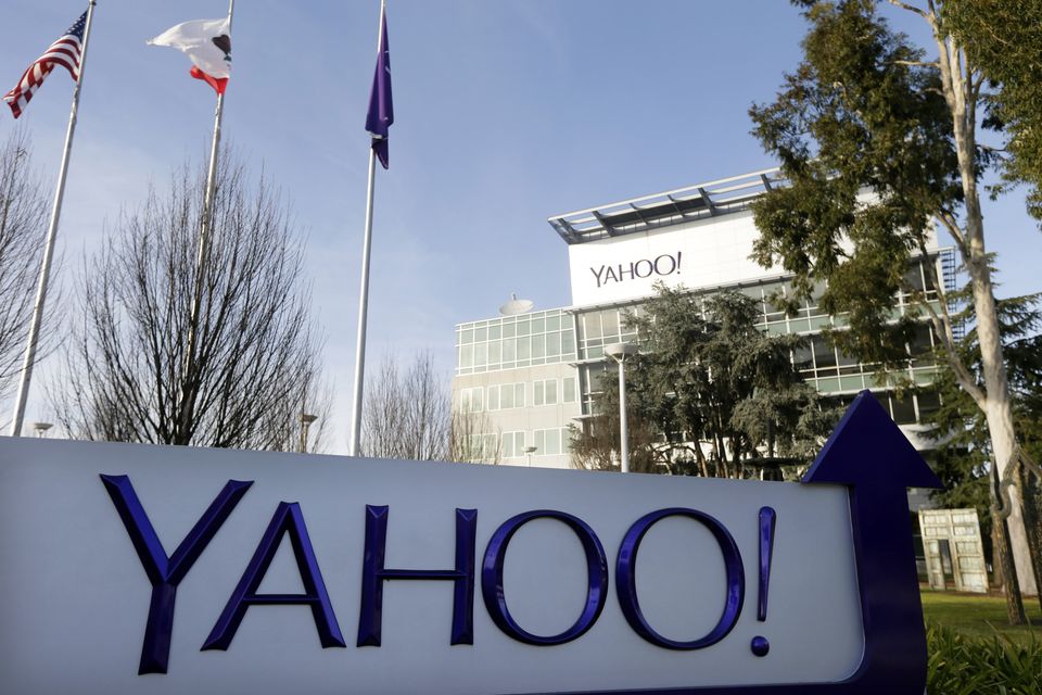 Yahoo suffers 2Q loss as revenue growth eludes company