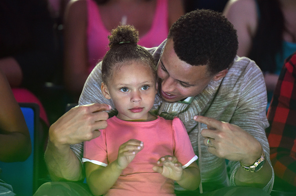 Riley Curry had the greatest reaction to her dad winning a Kids' Choice Sports