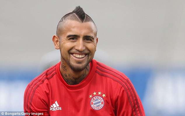 Arturo Vidal all smiles as he trains for the first time with Bayern Munich            Bongarts  Getty Images