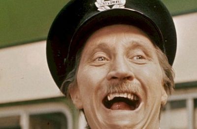 On The Buses actor Stephen Lewis dies aged 88