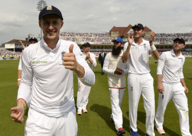 Joe Root celebrates England's Ashes victory