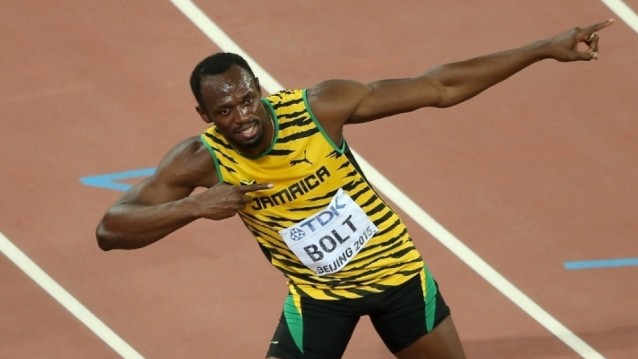 Bolt flirts with failure, Gatlin cruises into final