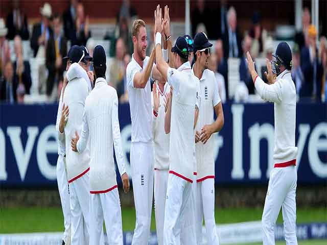 Stuart Broad strikes Australia all out at 60