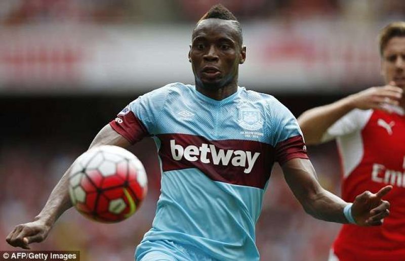 Former Newcastle Midfielder In West Ham Medical