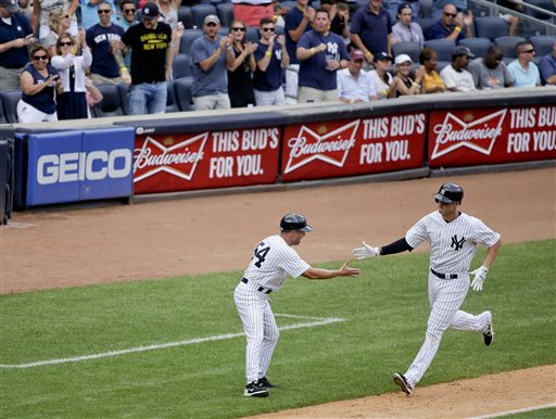 APTOPIX Twins Yankees Baseball