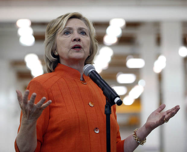 Clinton Tweets Opposition to Arctic Oil Drilling, but Remains Silent on Fossil