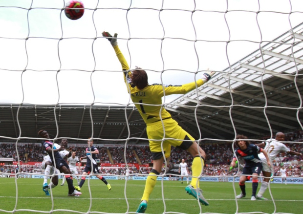 Andre Ayew beats Tim Krul for Swansea's second goal against Newcastle