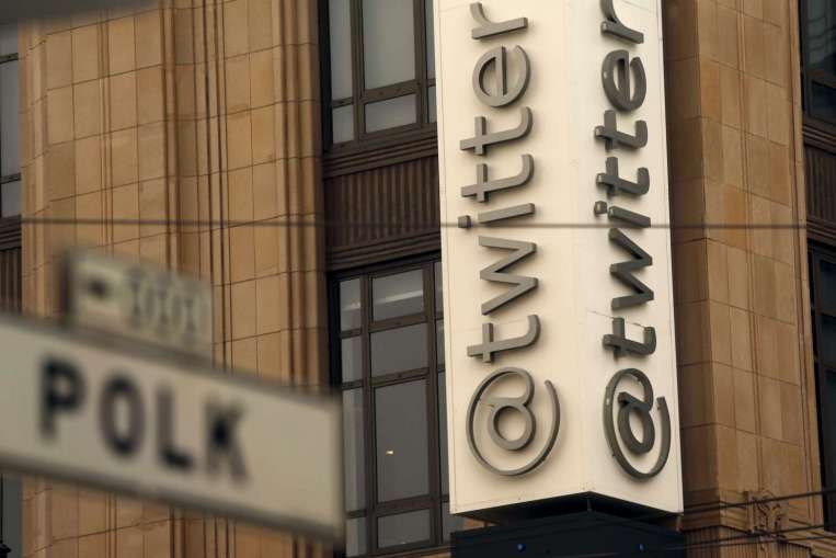 Twitter stock falls below IPO price