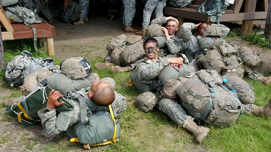 First female soldiers to graduate from elite Army Ranger school