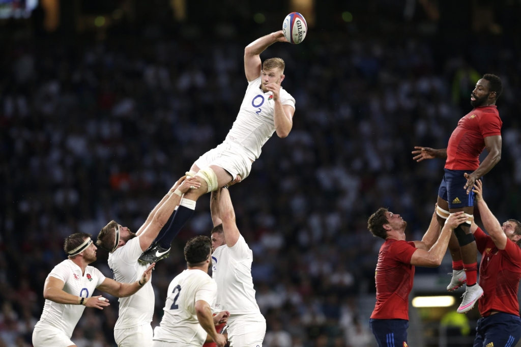 George Kruis catches at the line-out against France on Saturday