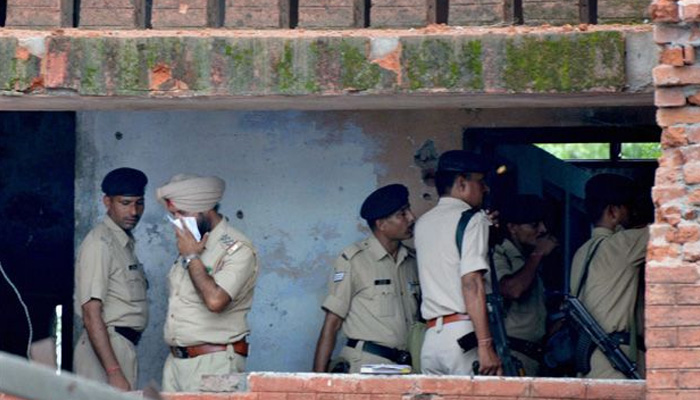 Gurdaspur attack terrorists wore 'Made in Pak&#039 gloves Report