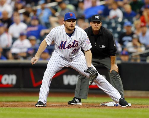 Daniel Murphy of the New York Mets defends