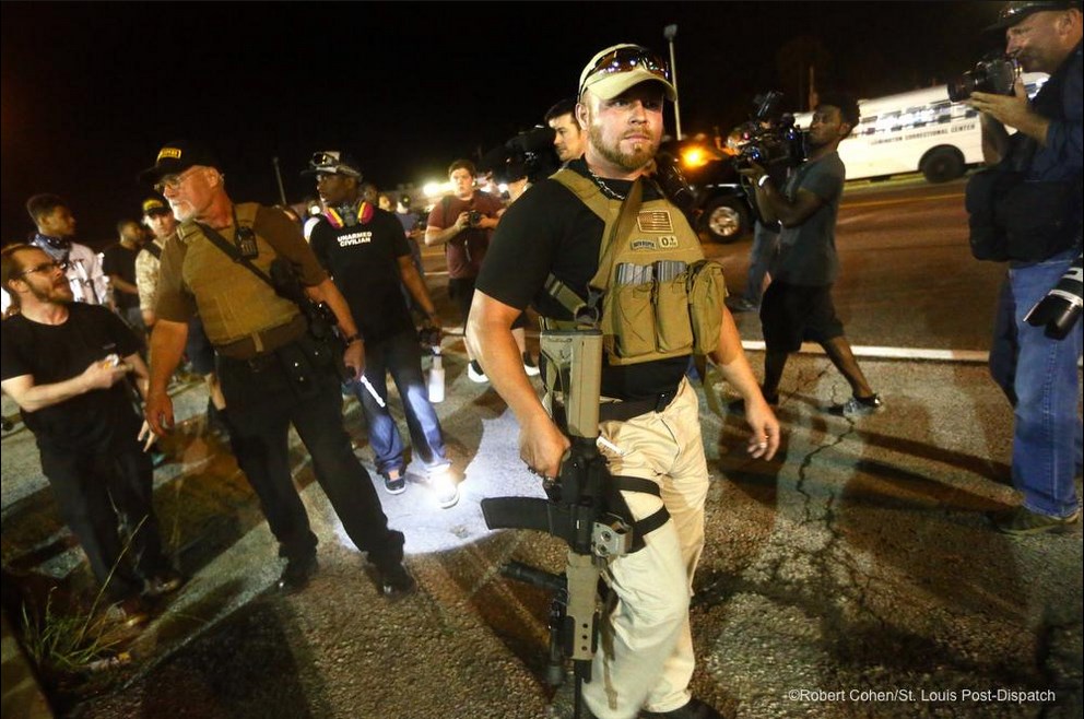 Heavily armed ‘Oath Keepers’ group in Ferguson