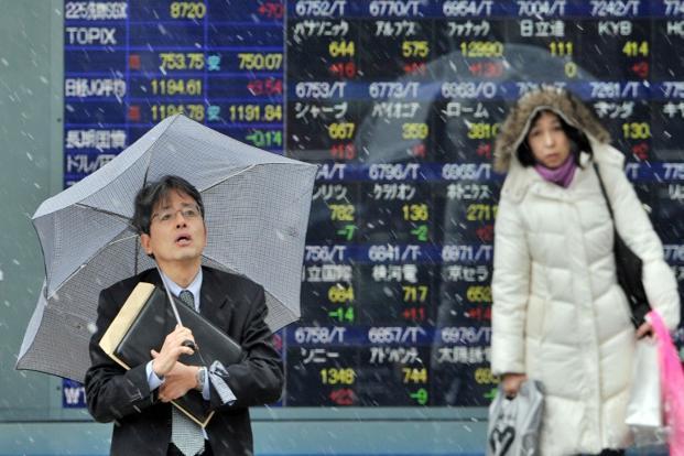 The MSCI Asia Pacific Index fell for a seventh straight day sinking 2.9% by 10:53am Tokyo time set for its lowest close since 26 June 2013. Japan’s Topix index slid 3.3