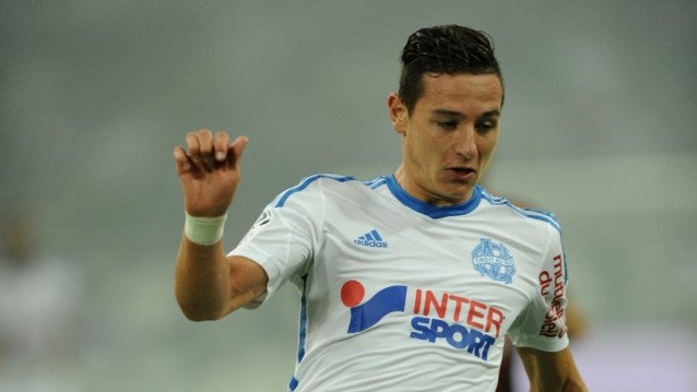 Florian Thauvin causes a stir when he arrives with Miss French Riviera