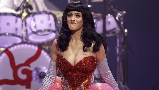 Katy Perry has to wait to see whether a judge will evict a developer from a convent she wants to purchase in a bitter property battle