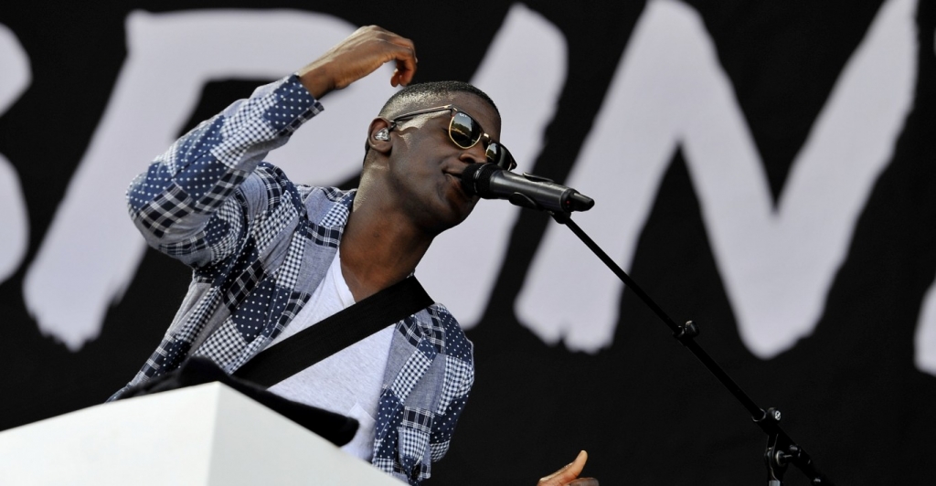 Labrinth proposed to his girlfriend on stage at V Festival and it was the cutest thing ever