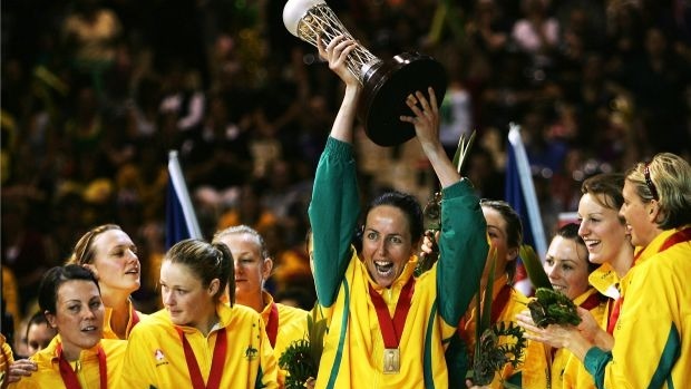 Liz Ellis with the 2007 World Cup