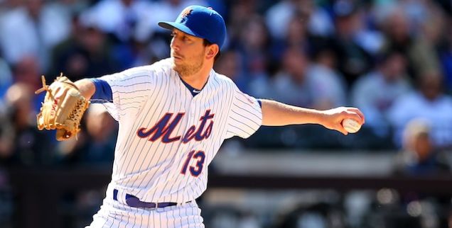 Mets Pitcher Falls Off Curb Re Breaks Arm