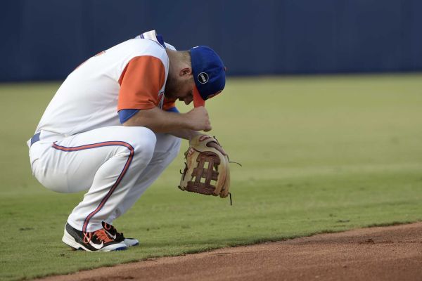 New York Mets third baseman David Wright squats