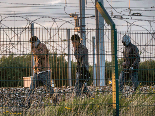 More than 2000 migrants tried to enter Channel Tunnel in France