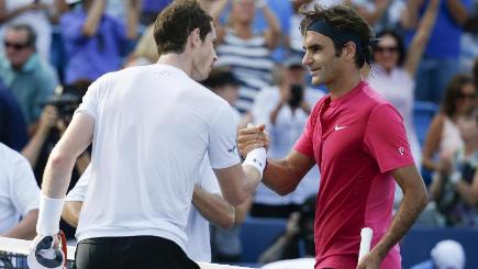 Roger Federer right beat Andy Murray left