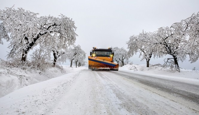 Get ready for another cold, snowy winter, Farmer's Almanac says