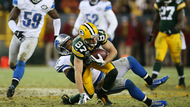 Jordy Nelson suffers knee injury in preseason game