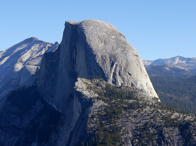 Oak tree limb falls on tent in Yosemite National Park, killing 2 young campers